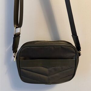 Great condition! Green nylon crossbody purse